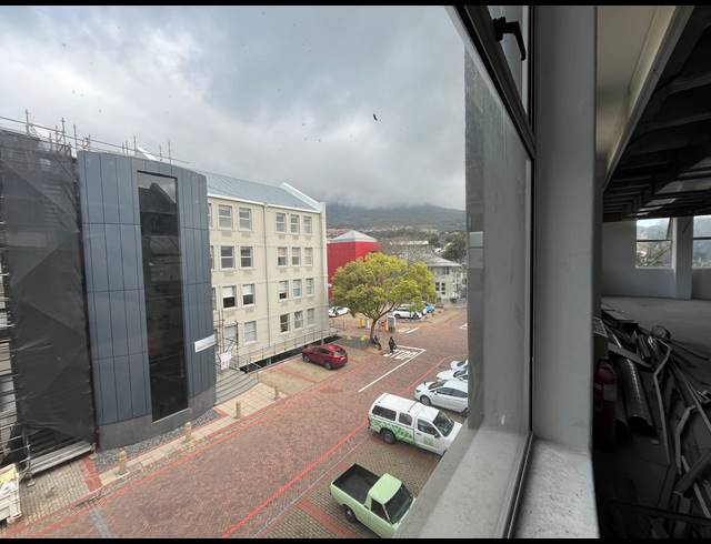 434M² OFFICE TO LET IN RONDEBOSCH
